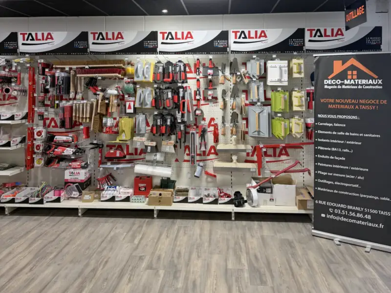 Rayon d'outillage à main dans notre magasin de matériaux à Taissy près de Reims (Marne)