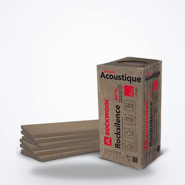 Isolation cloison Rocksilence : pile de panneaux de laine de roche et colis d'emballage debout, laine de roche acoustique
