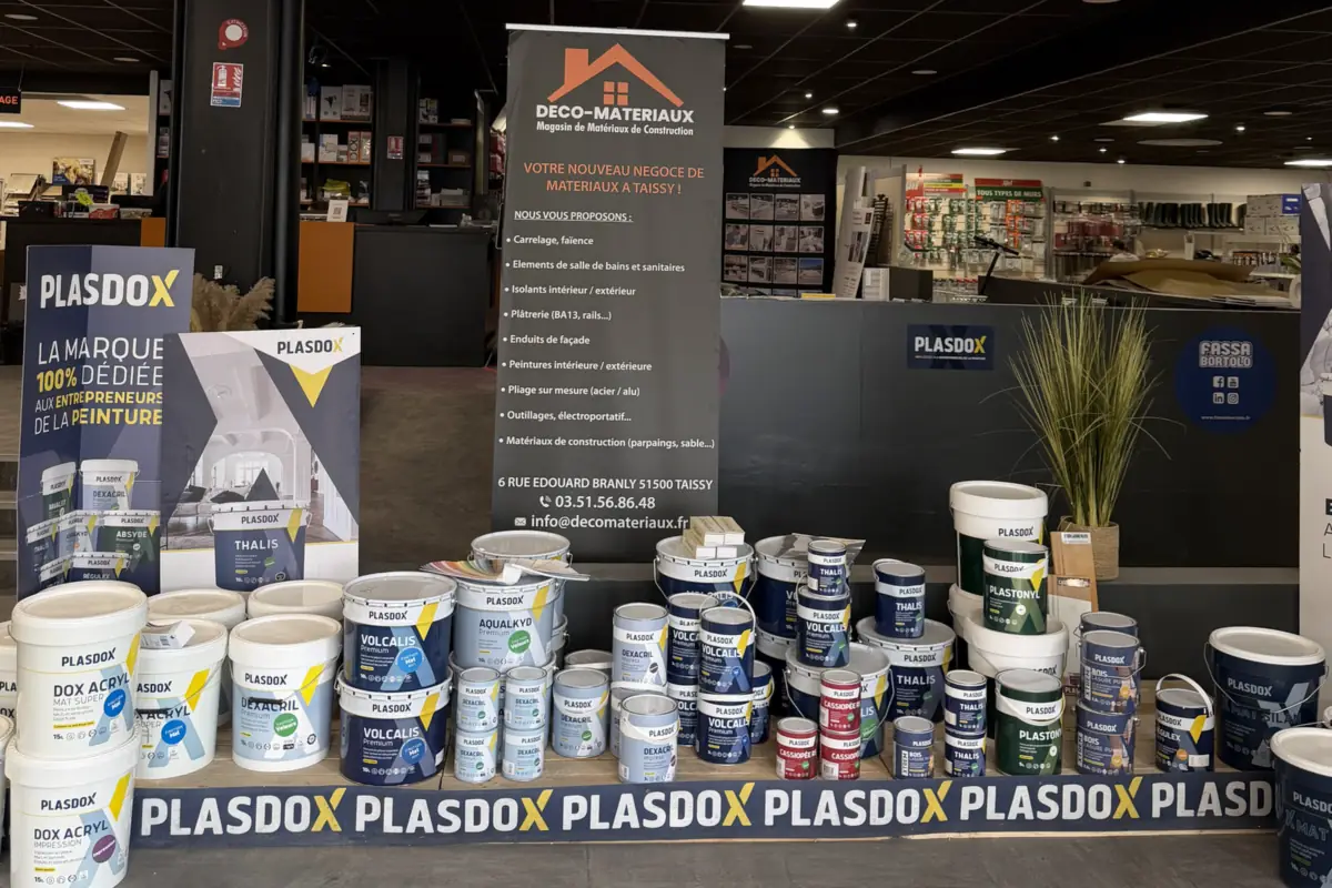 Gamme de peintures en stock dans notre magasin de matériaux à Taissy près de Reims (Marne)